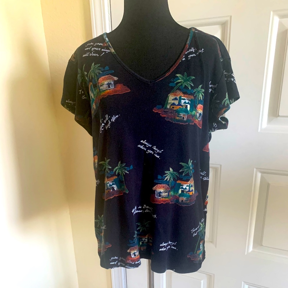 Chico’s Black V-neck Graphic T-shirt Size L